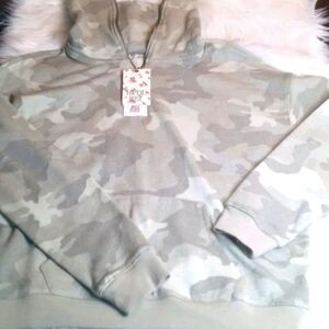 Hippie rose sweater size M